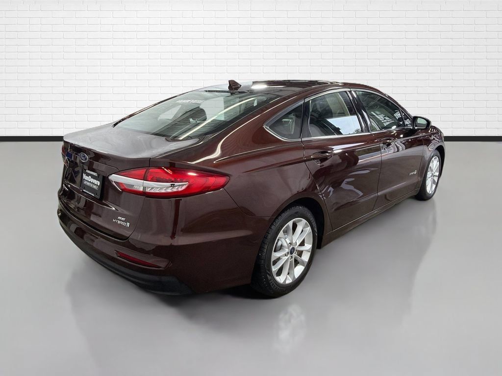 Used 2019 Ford Fusion SE FWD image 9