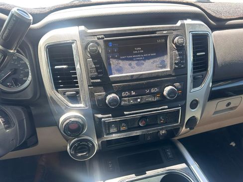 Used 2017 Nissan Titan SV AWD/4WD image 9