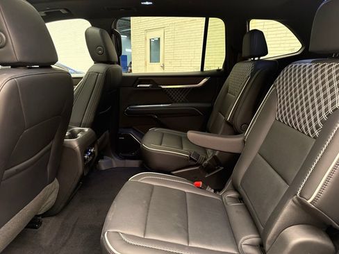 Used 2025 GMC Acadia Denali AWD/4WD image 14