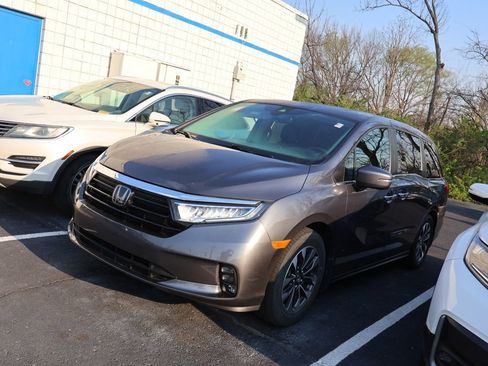 Used 2023 Honda Odyssey EX-L image 4