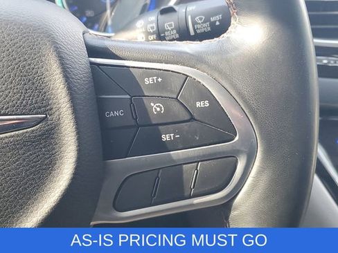 Used 2018 Chrysler Pacifica Touring-L Plus image 34