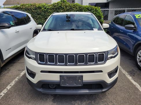 Used 2017 Jeep Compass Latitude w/ Safe & Security Group image 2
