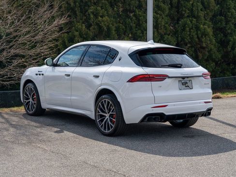 New 2026 Maserati Grecale Modena image 2