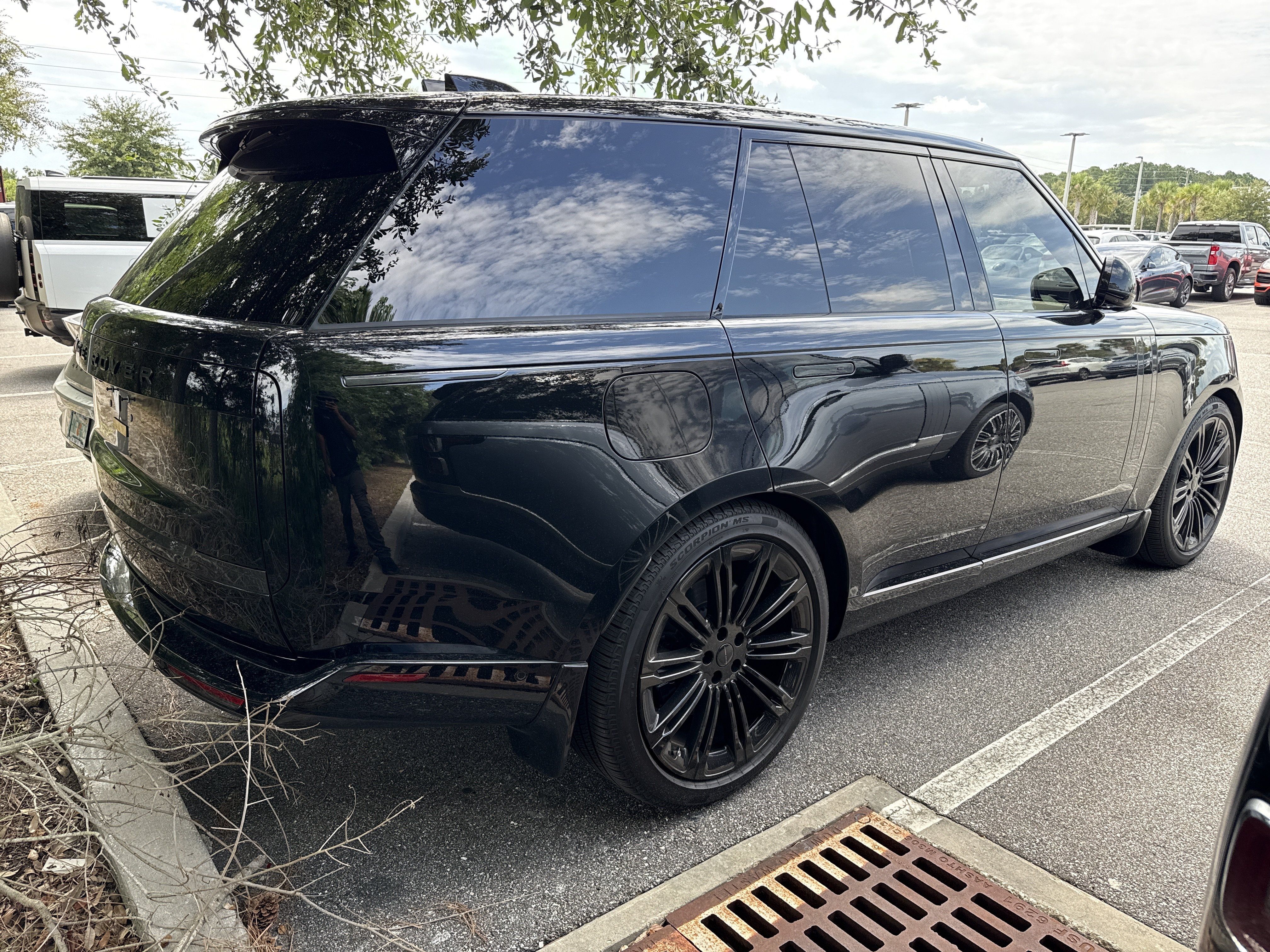 Used 2026 Land Rover Range Rover SE AWD/4WD image 4