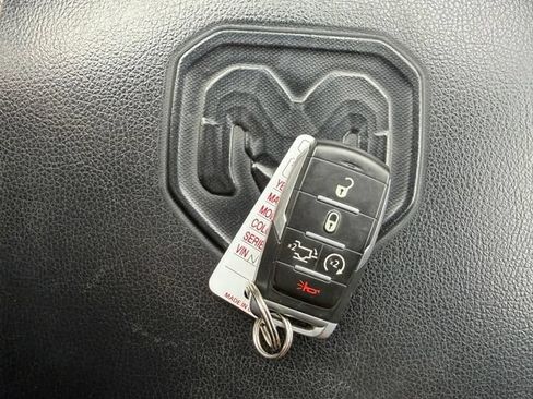 Used 2022 RAM 1500 Laramie AWD/4WD image 23