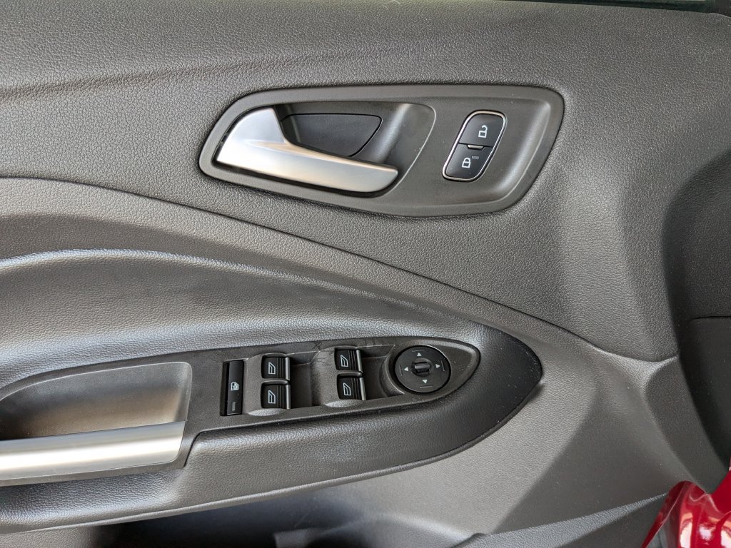 Used 2019 Ford Escape SE FWD image 23