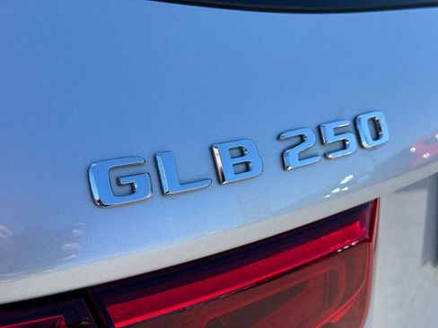 Used 2021 Mercedes-Benz GLB 250 image 13