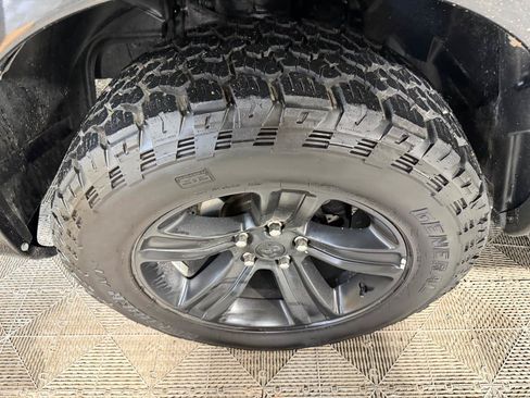Used 2015 RAM 1500 Sport w/ Black Ram 1500 Sport Group AWD/4WD image 28