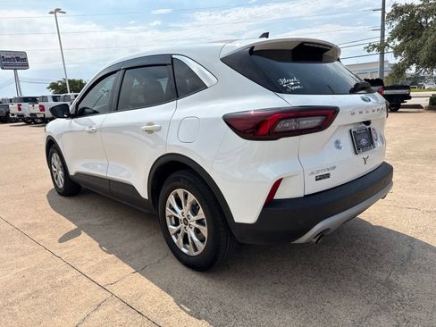 Used 2023 Ford Escape Active w/ Tech Pack #1 FWD image 5