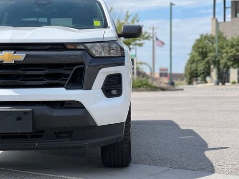 Used 2023 Chevrolet Colorado LT w/ LT Convenience Package II AWD/4WD image 11