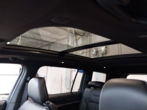 New 2025 Jeep Grand Cherokee L Limited w/ Luxury Tech Group II image 23