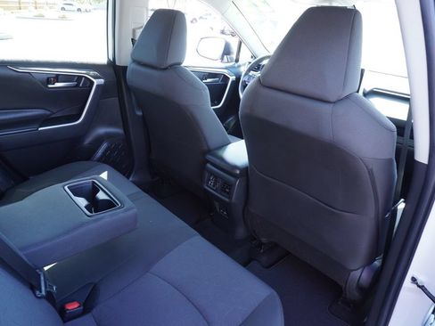 Used 2025 Toyota RAV4 XLE FWD image 10