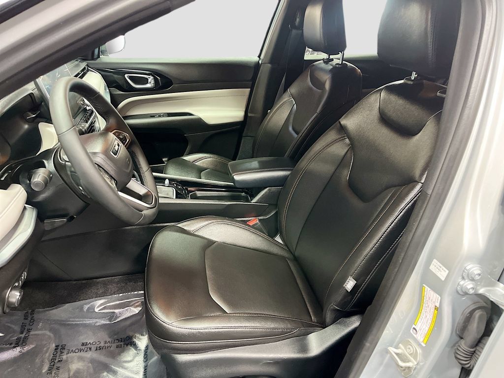 Used 2024 Jeep Compass Limited AWD/4WD image 20