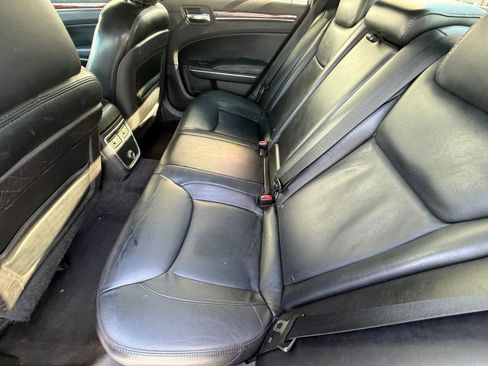 Used 2013 Chrysler 300 w/ Driver Convenience Group image 29