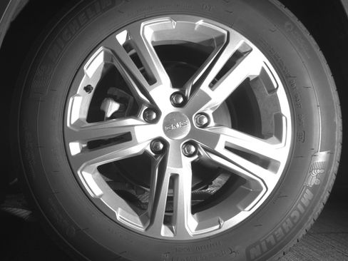 Used 2024 GMC Terrain SLE image 19