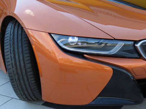 Used 2019 BMW i8 Roadster AWD/4WD image 26