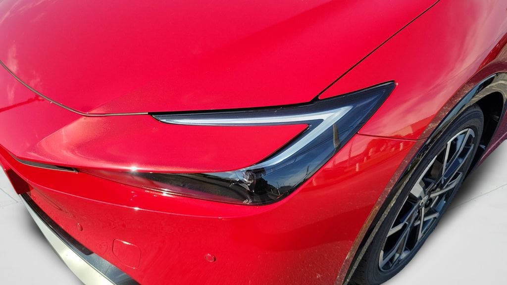 New 2027 Toyota Prius Plug-In Hybrid FWD image 9