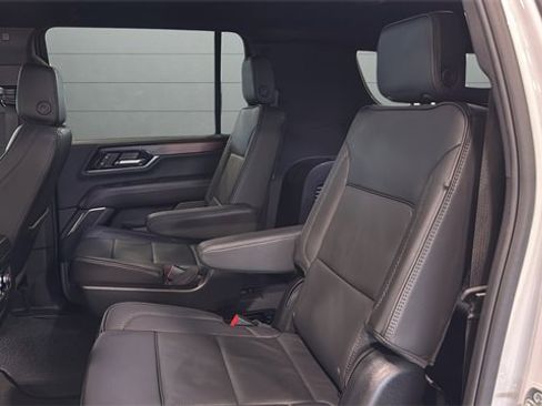 Used 2025 GMC Yukon XL Denali image 25