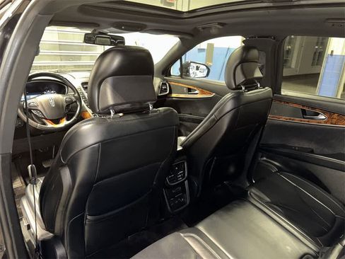 Used 2017 Lincoln MKX Reserve w/ Lincoln MKX Climate Package image 30