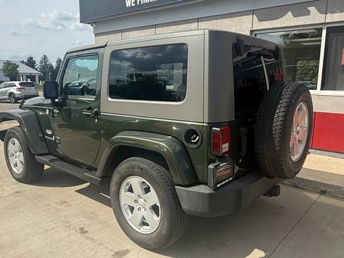 Used 2007 Jeep Wrangler Sahara w/ Dual Top Group AWD/4WD image 4