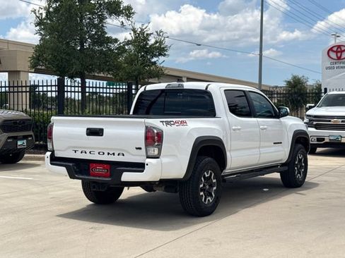 Used 2020 Toyota Tacoma TRD Off-Road w/ Technology Package AWD/4WD image 4