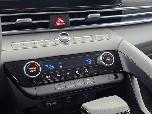 Used 2024 Hyundai Elantra SEL image 30