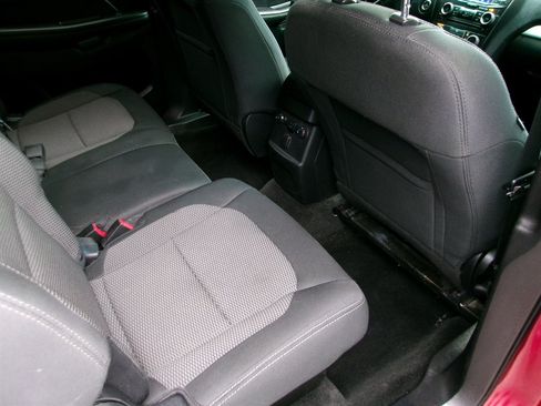 Used 2017 Ford Explorer XLT AWD/4WD image 19