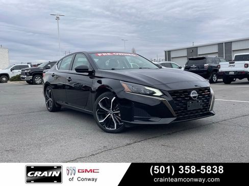 Used 2024 Nissan Altima 2.5 SR image 1