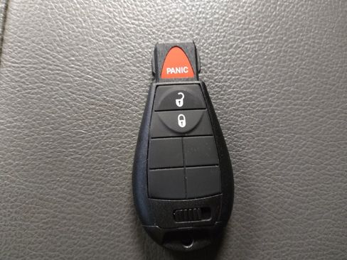 Used 2017 RAM 1500 Express image 32