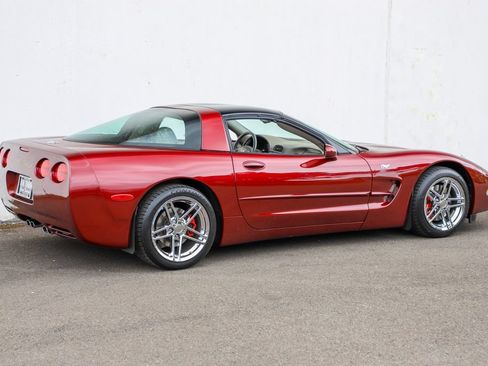 Used 2003 Chevrolet Corvette Coupe w/ Preferred Equipment Group RWD image 5