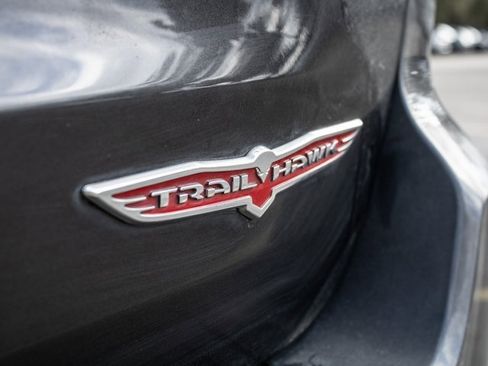 Used 2018 Jeep Grand Cherokee Trailhawk w/ Trailhawk Luxury Group image 9