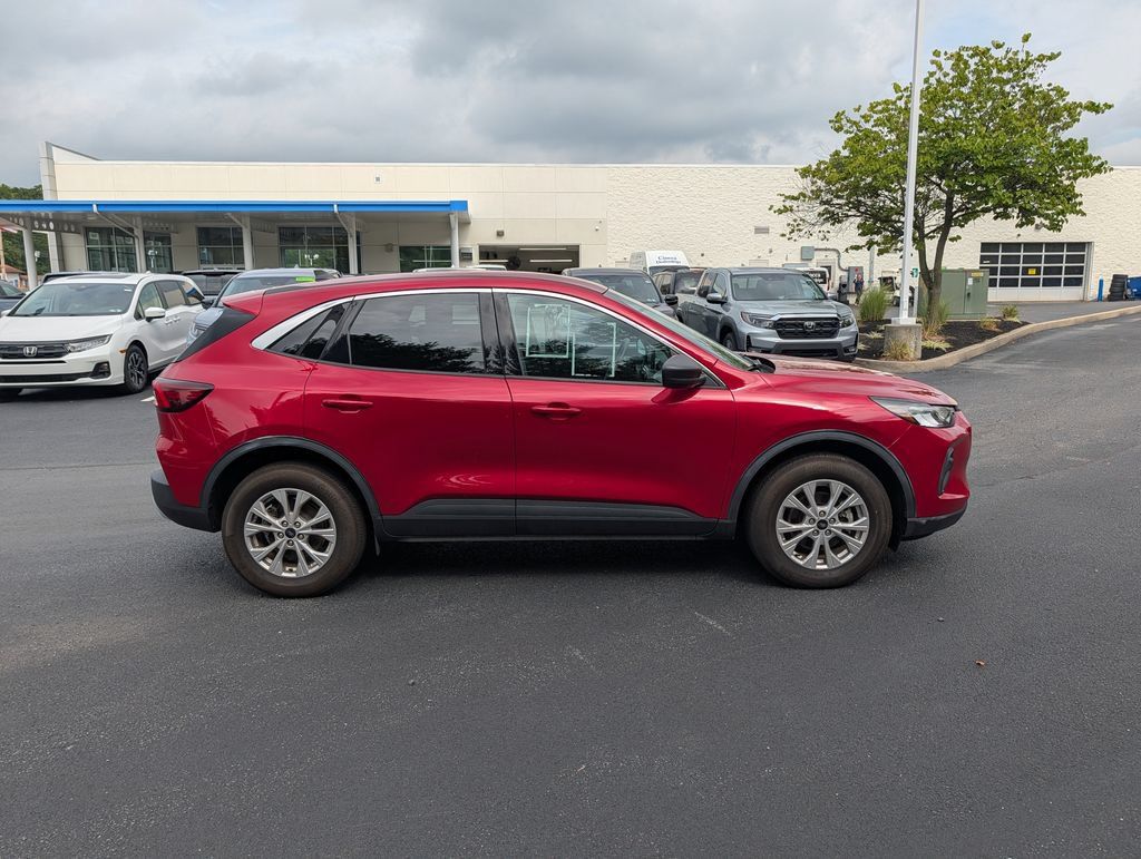 Used 2023 Ford Escape Active AWD/4WD image 5