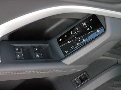 Used 2025 Audi Q5 Prestige image 19