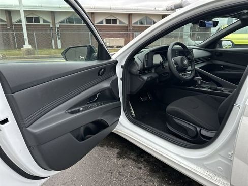 New 2026 Hyundai Elantra SEL Sport image 18