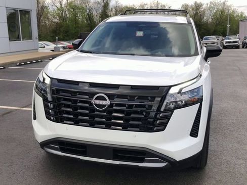 New 2026 Nissan Pathfinder Platinum w/ Cargo Package AWD/4WD image 2