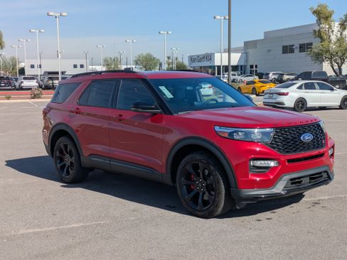 Used 2024 Ford Explorer ST w/ Equipment Group 401A image 7