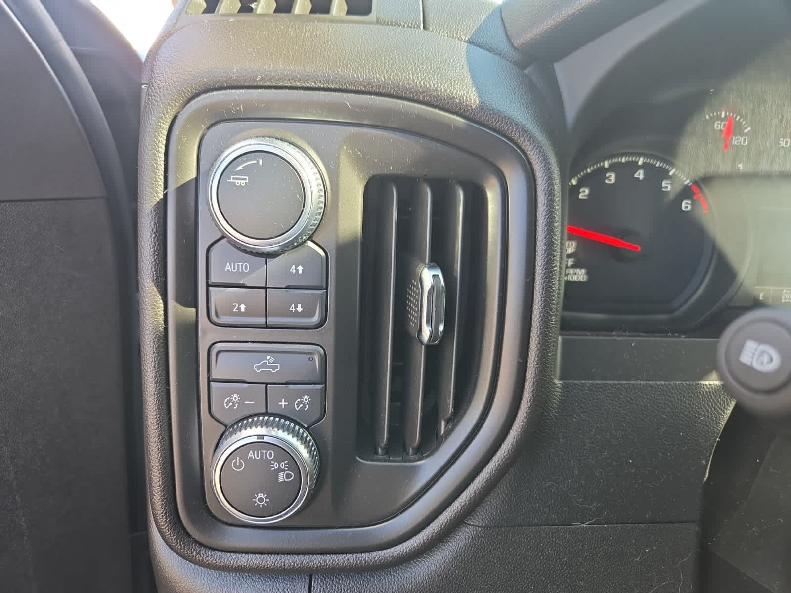 Used 2025 GMC Sierra 1500 Pro w/ Pro Value Package AWD/4WD image 18