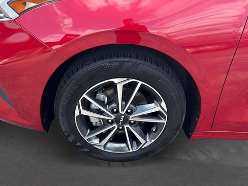 Certified 2023 Kia Forte LXS w/ LXS Technology Package FWD image 14