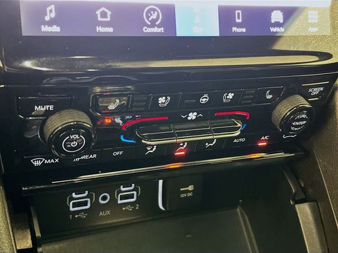 Used 2024 Jeep Grand Cherokee L Limited w/ Luxury Tech Group II AWD/4WD image 24