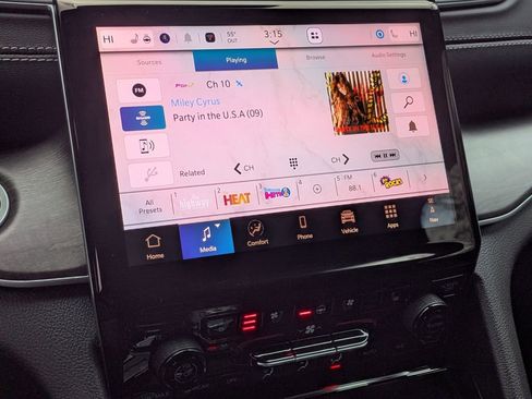 New 2025 Jeep Grand Cherokee L Limited w/ Luxury Tech Group II image 18