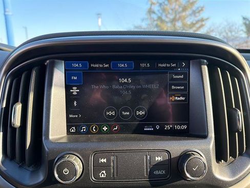 Used 2021 Chevrolet Colorado Z71 w/ Safety Package image 12