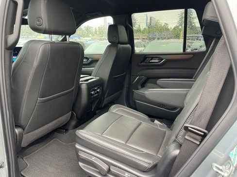 Used 2025 GMC Yukon Denali AWD/4WD image 13