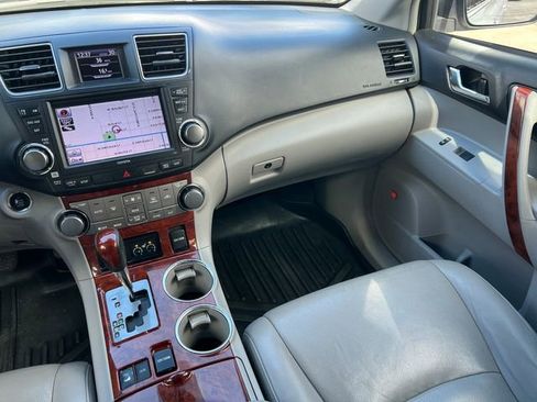Used 2013 Toyota Highlander Limited image 33