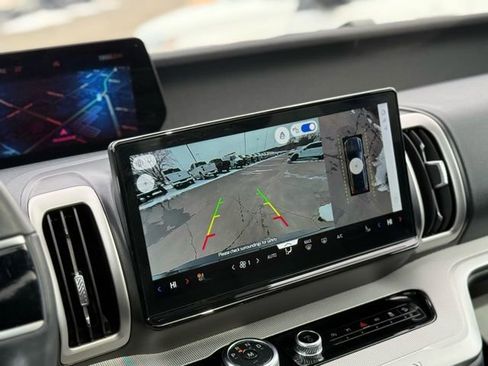 Used 2025 Ford Expedition Active image 7