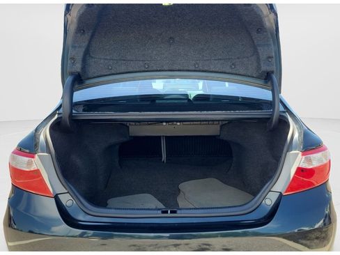 Used 2016 Toyota Camry LE FWD image 14