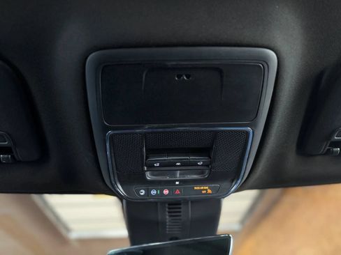 Used 2025 Chevrolet Traverse High Country w/ LPO, Floor Liner Package AWD/4WD image 42