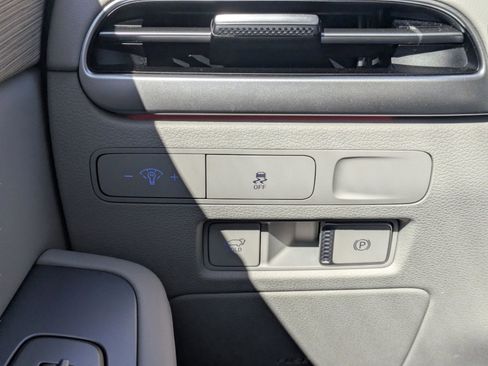 Used 2024 Hyundai Palisade Limited image 32