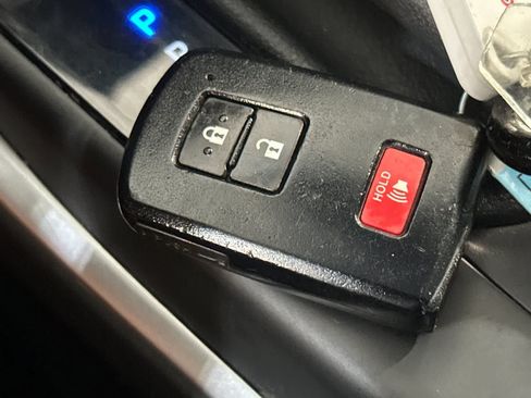 Used 2023 Toyota Highlander XLE FWD image 30