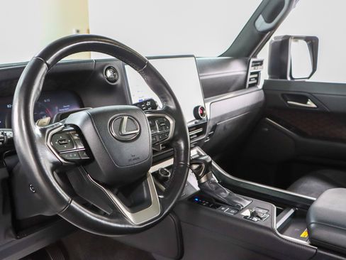 Used 2024 Lexus GX 550 w/ Accessory Package (2T) AWD/4WD image 25