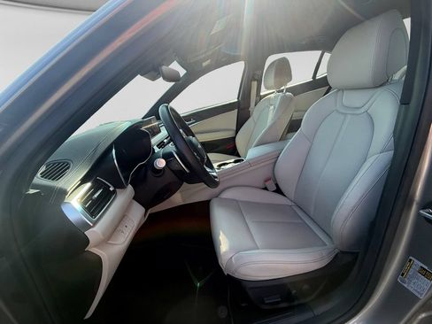 Used 2025 Genesis G70 2.5T AWD/4WD image 21